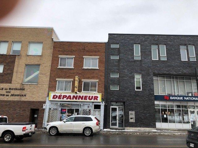 2575-2577 Rue Ontario E. Property Photo 1