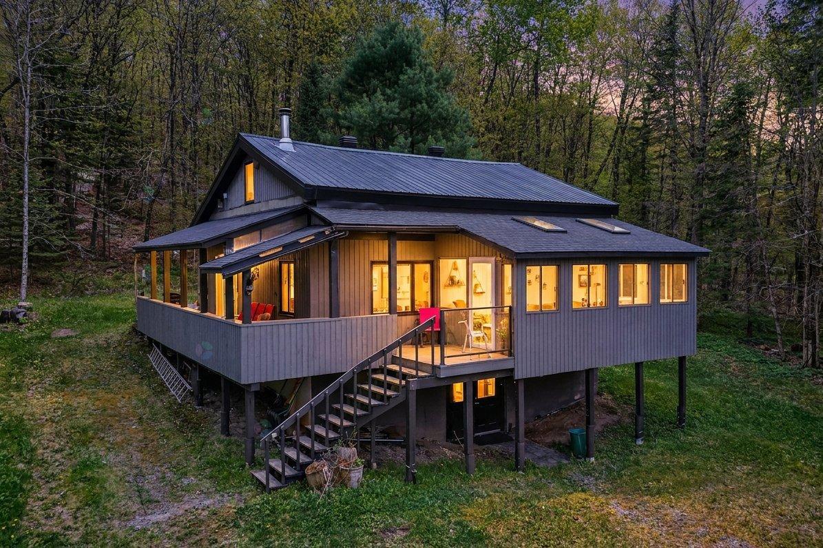 8577 Ch. Du Lac-labelle Property Photo 1