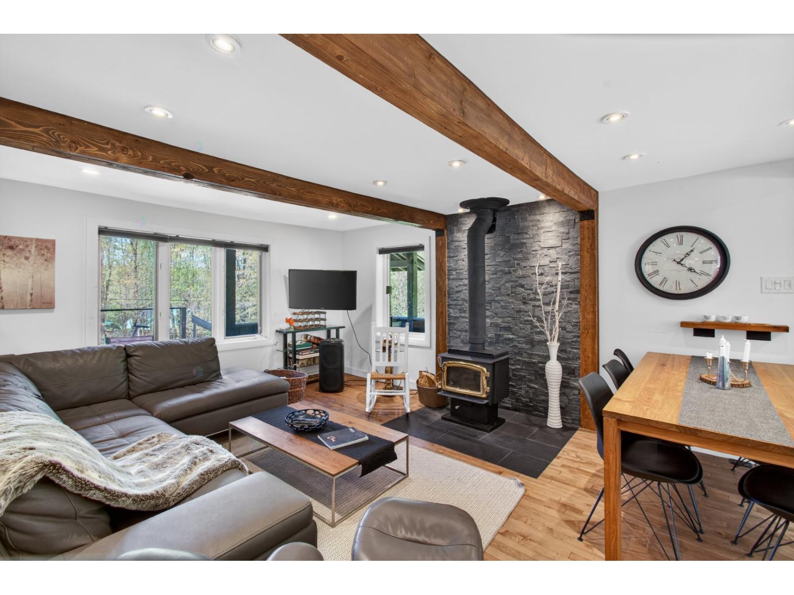8577 Ch. Du Lac-labelle Property Photo 8