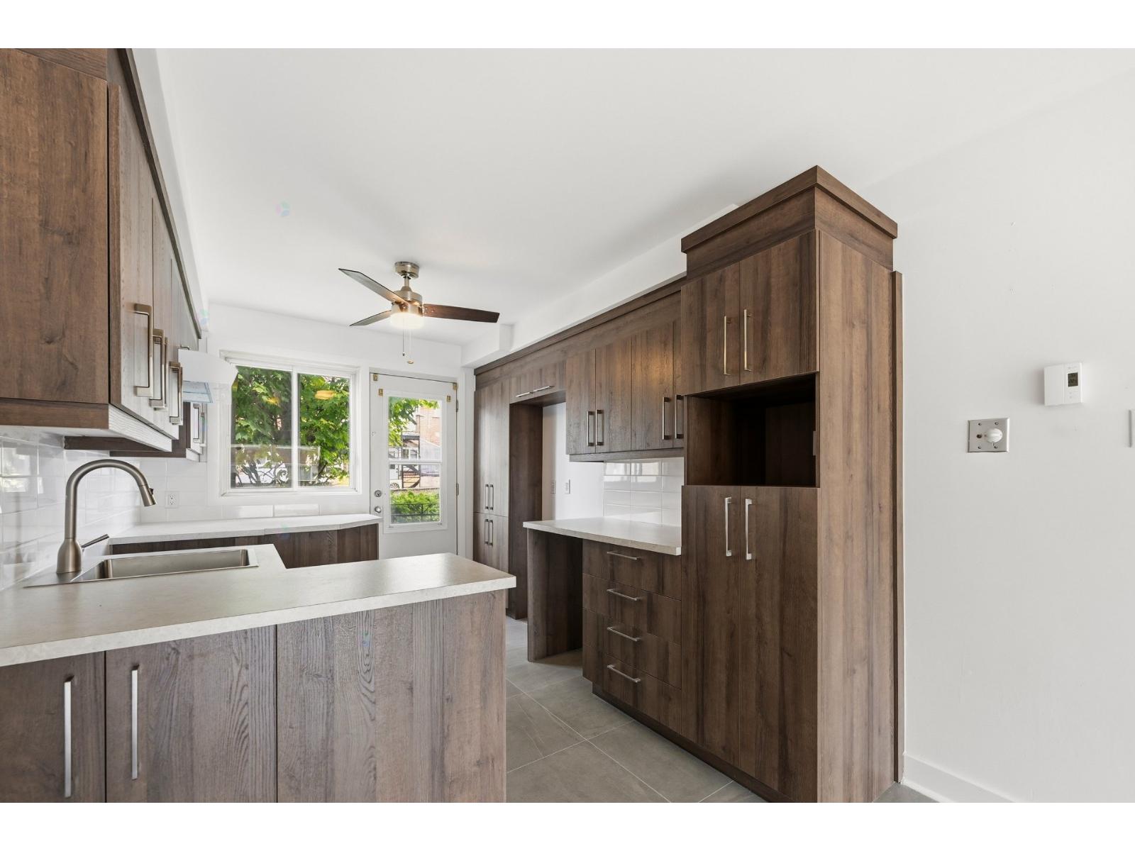 8905-8907 13e Avenue