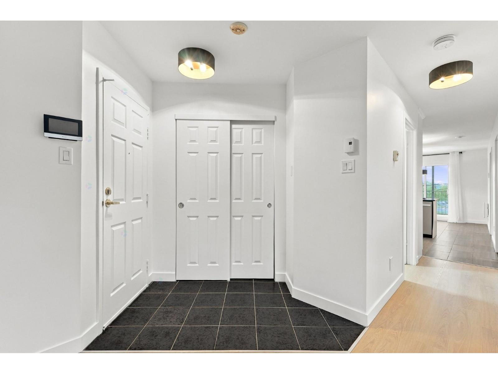 925 Rue Des Éperviers, #106 Property Photo 3