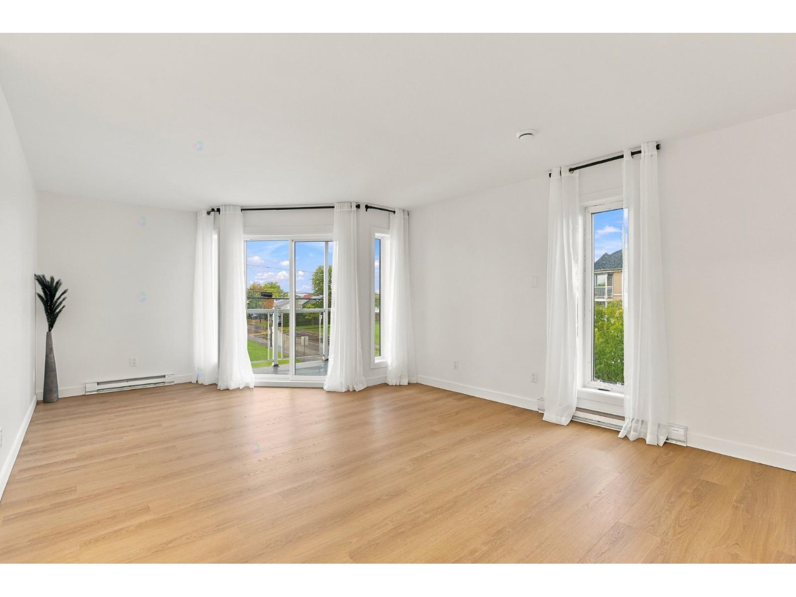 925 Rue Des Éperviers, #106 Property Photo 4