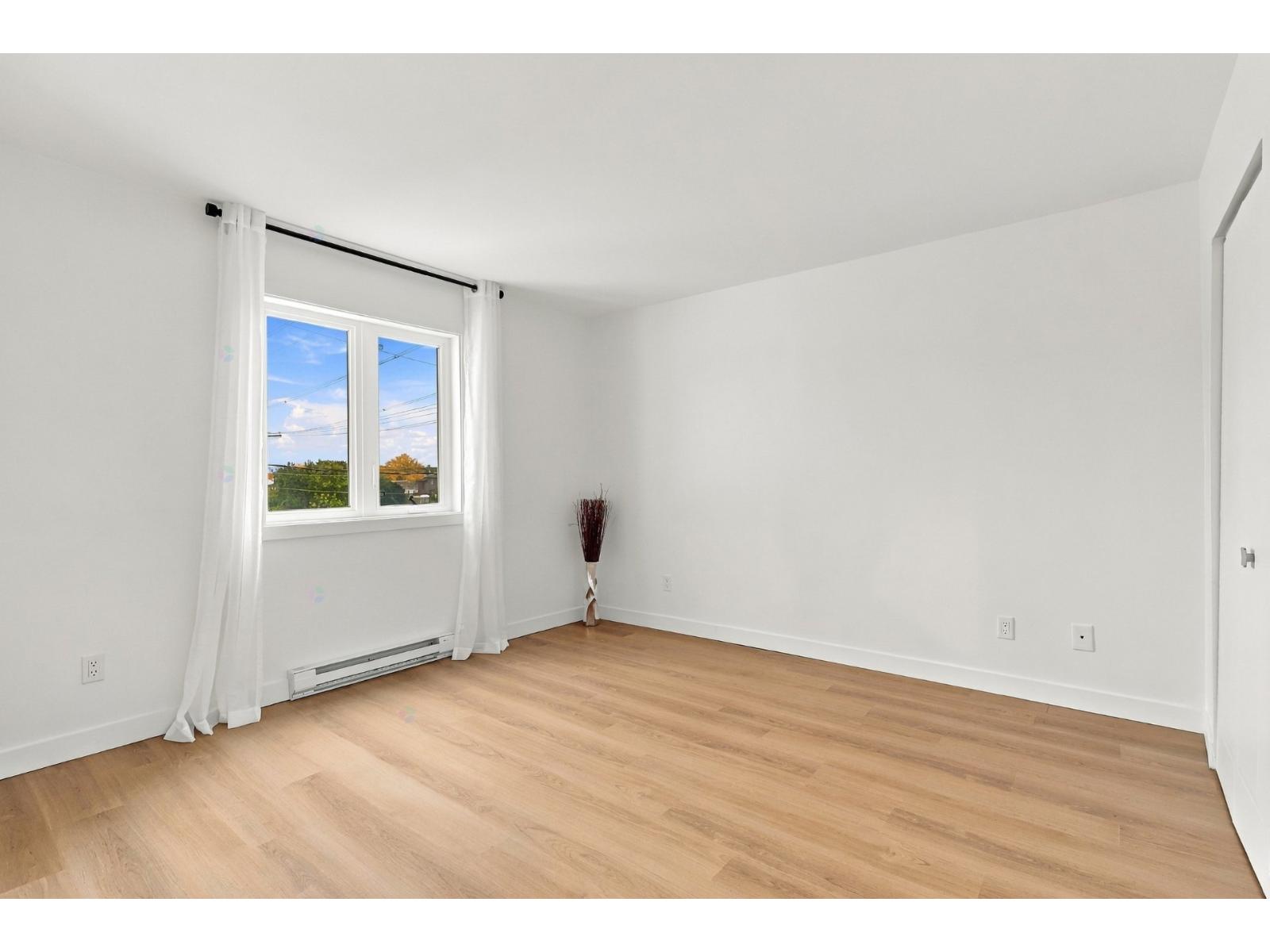 925 Rue Des Éperviers, #106 Property Photo 10