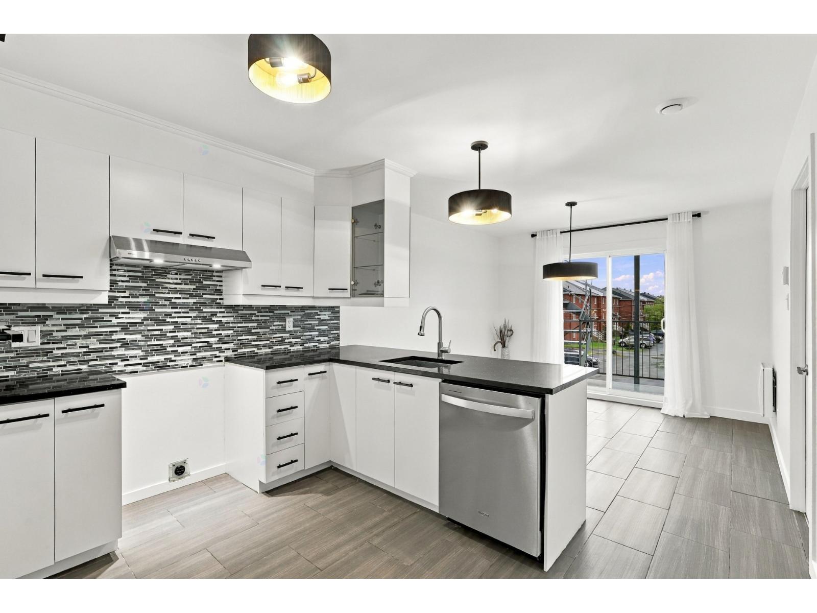 925 Rue Des Éperviers, #106 Property Photo 15