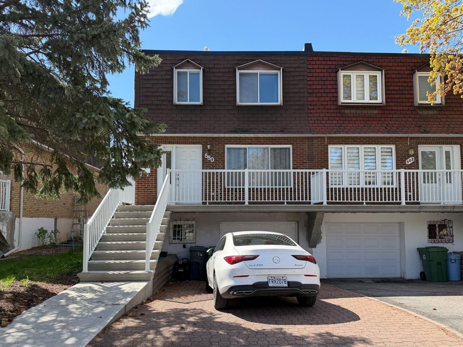 880 Rue Lavallée Property Photo 1
