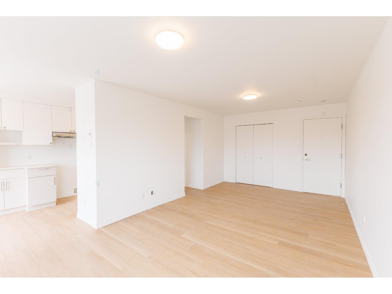2475 Rue Aubert, #14 Property Photo 3