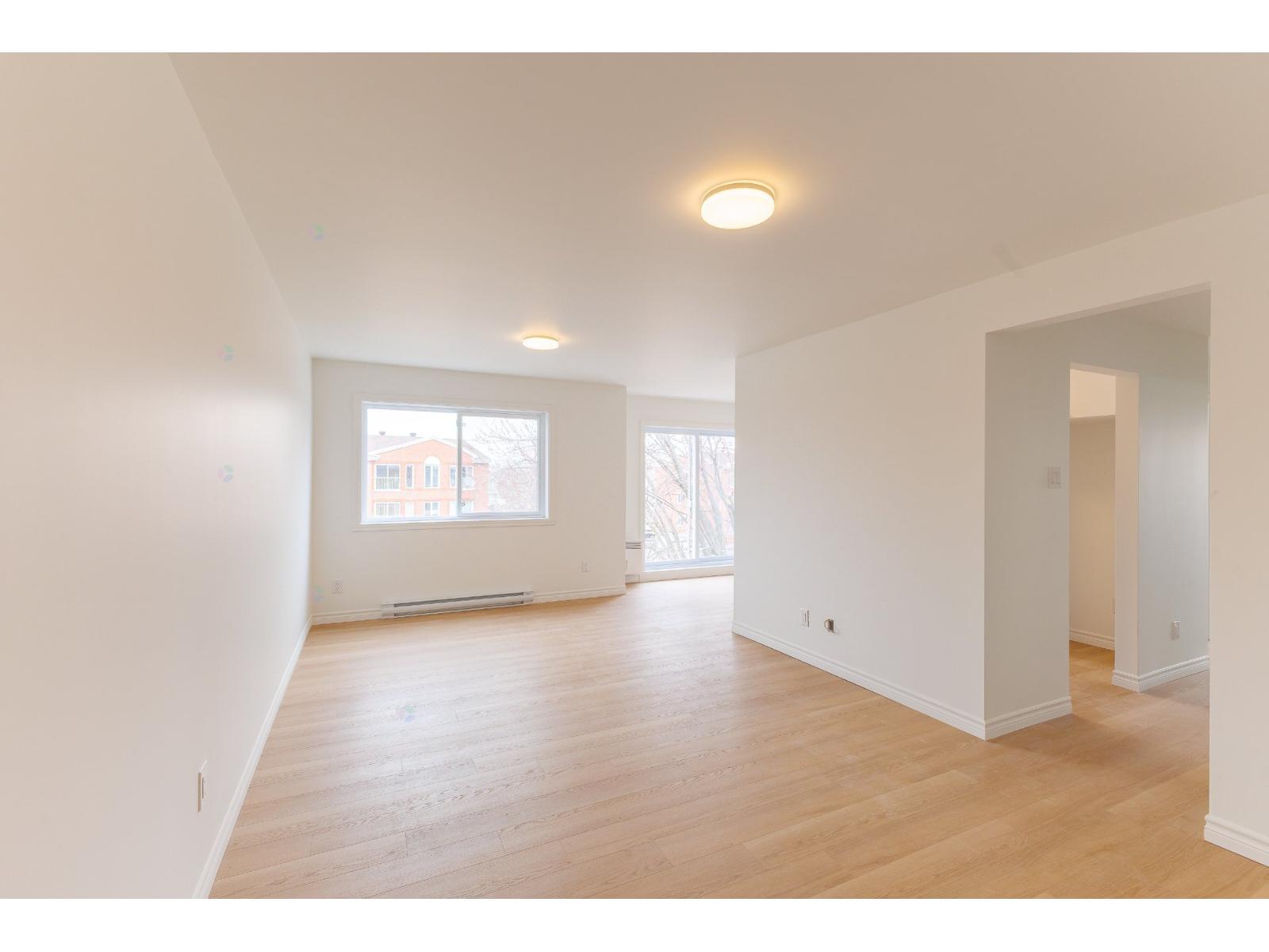 2475 Rue Aubert, #14 Property Photo 5