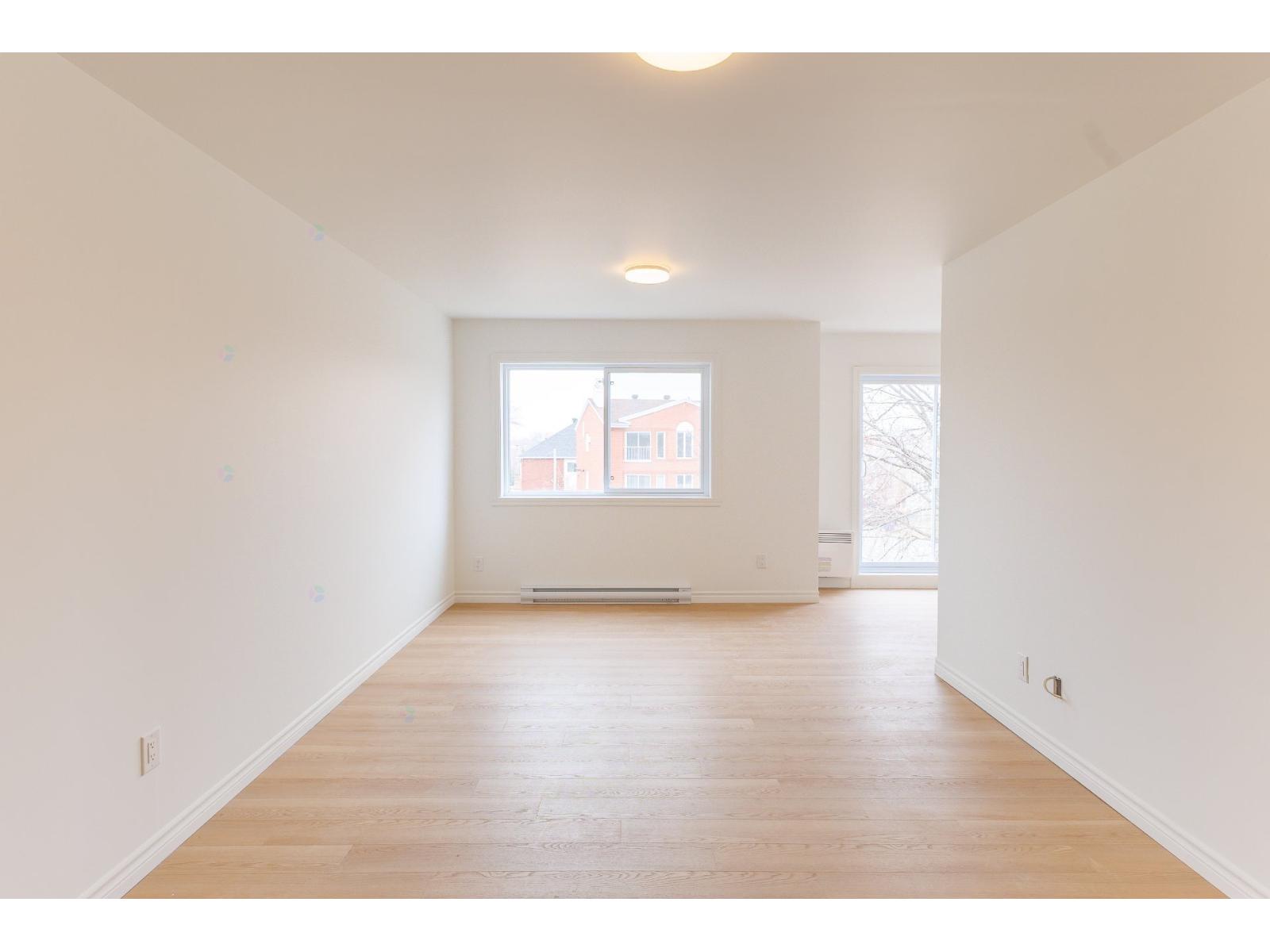 2475 Rue Aubert, #14 Property Photo 6