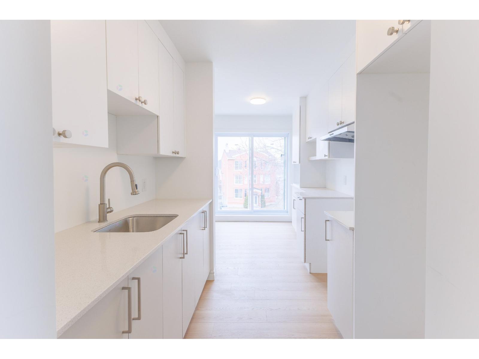 2475 Rue Aubert, #14 Property Photo 13