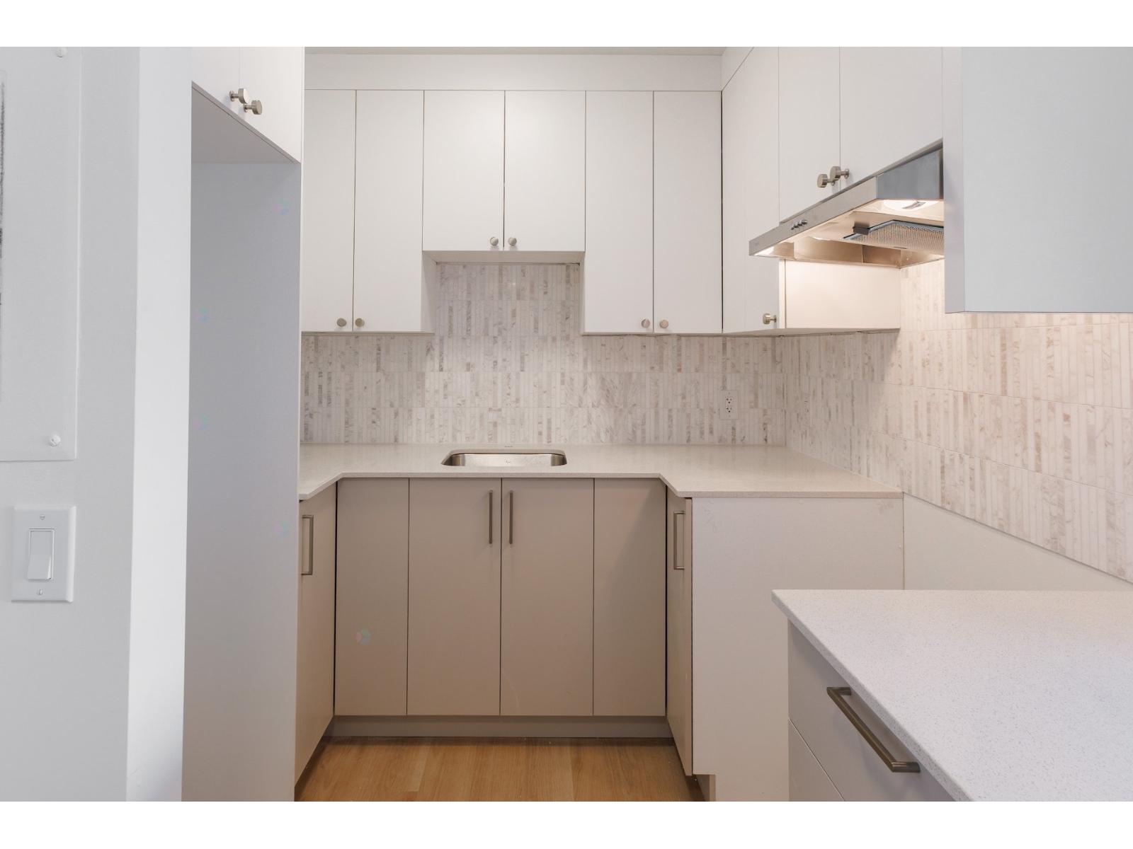 2475 Rue Aubert, #14 Property Photo 15