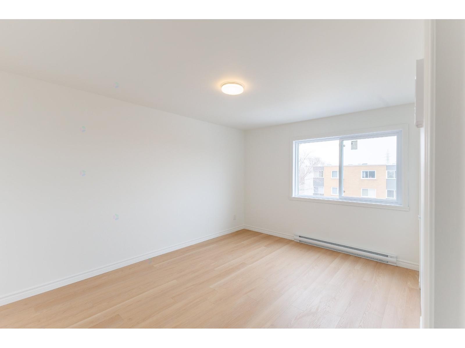 2475 Rue Aubert, #14 Property Photo 18