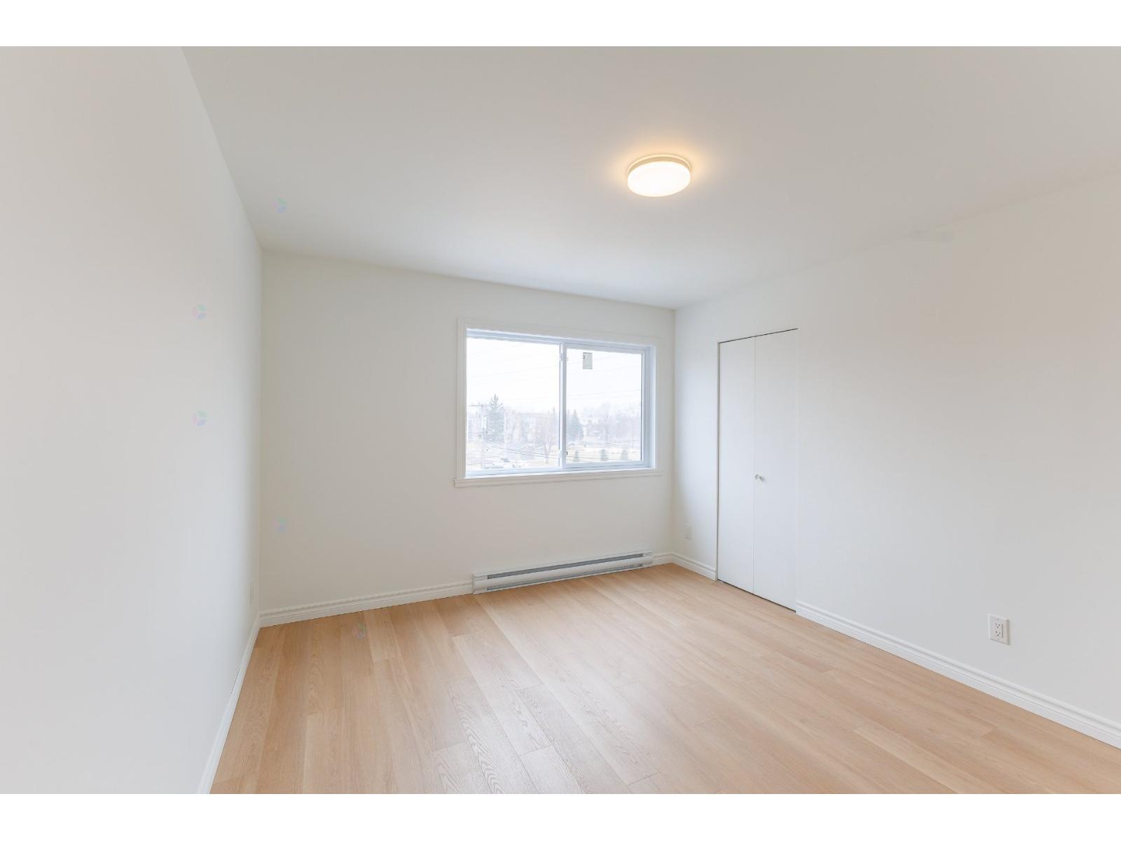 2475 Rue Aubert, #14 Property Photo 22