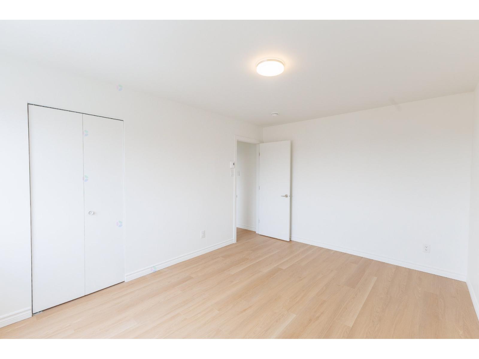 2475 Rue Aubert, #14 Property Photo 25