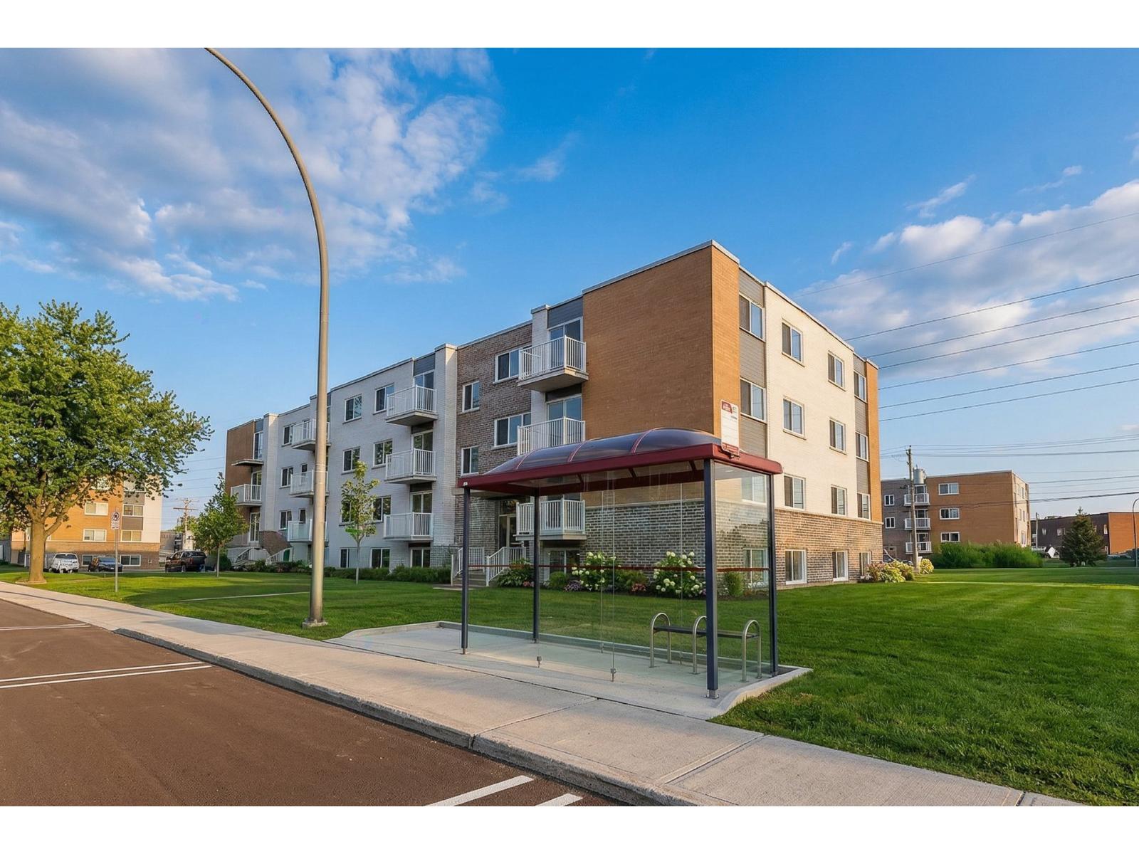 2475 Rue Aubert, #14 Property Photo 34