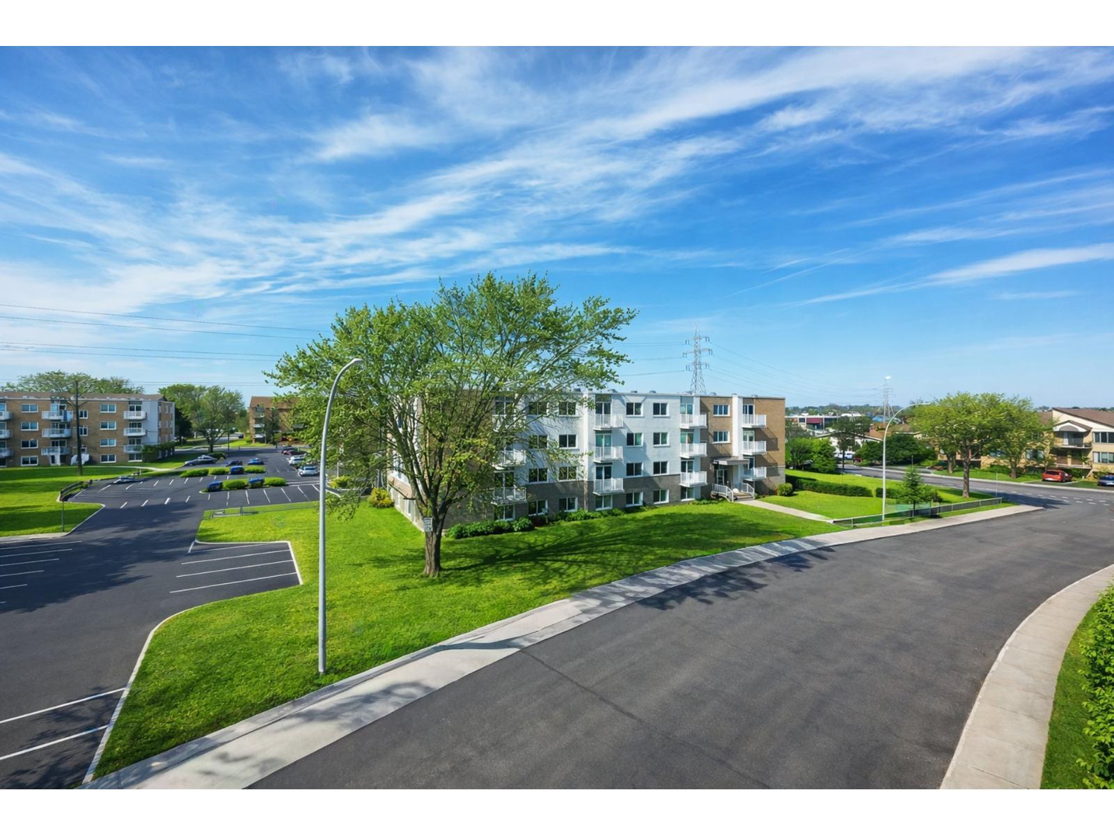 2475 Rue Aubert, #14 Property Photo 35