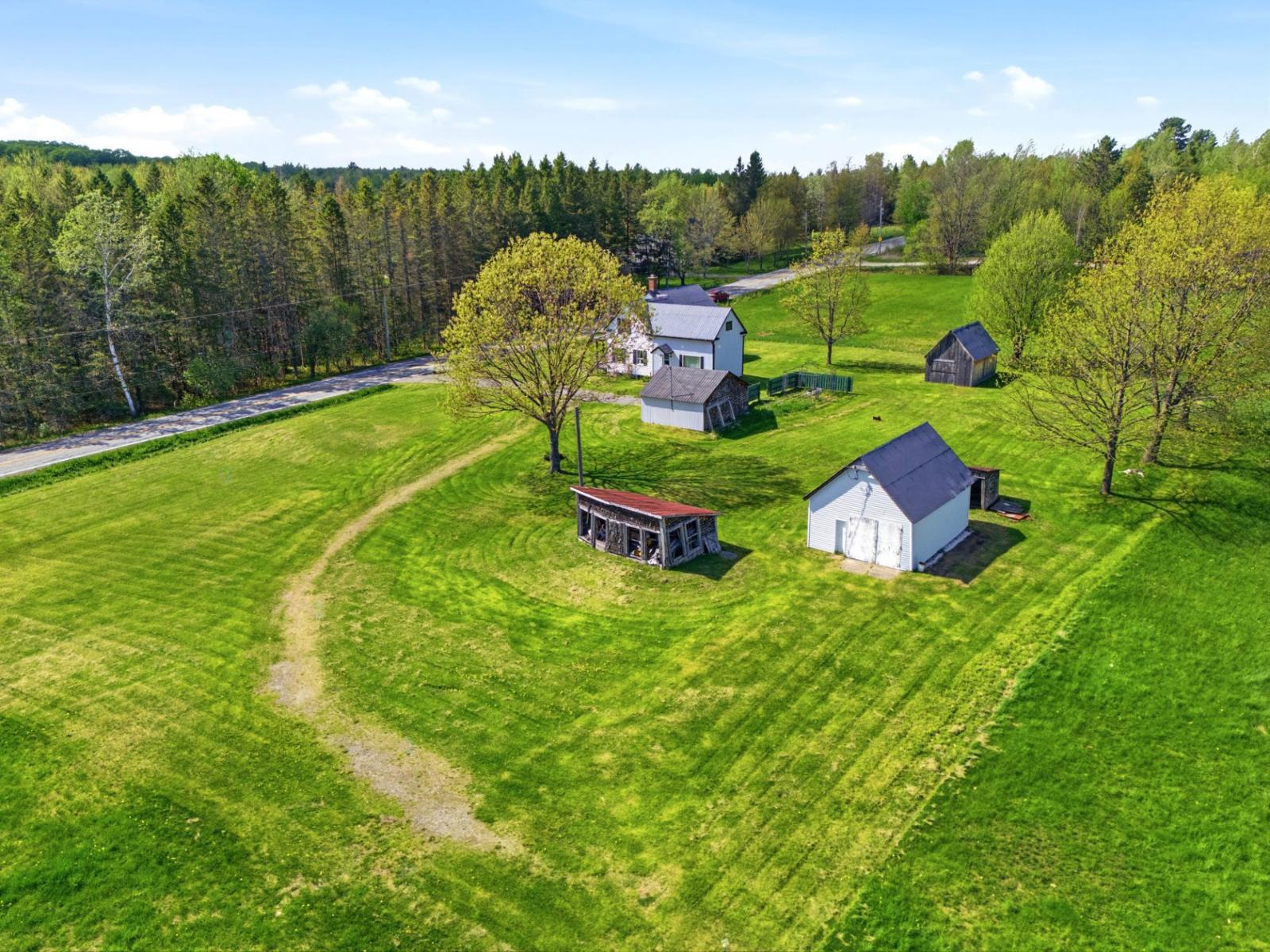 2078z Ch. Hamel Property Photo 1