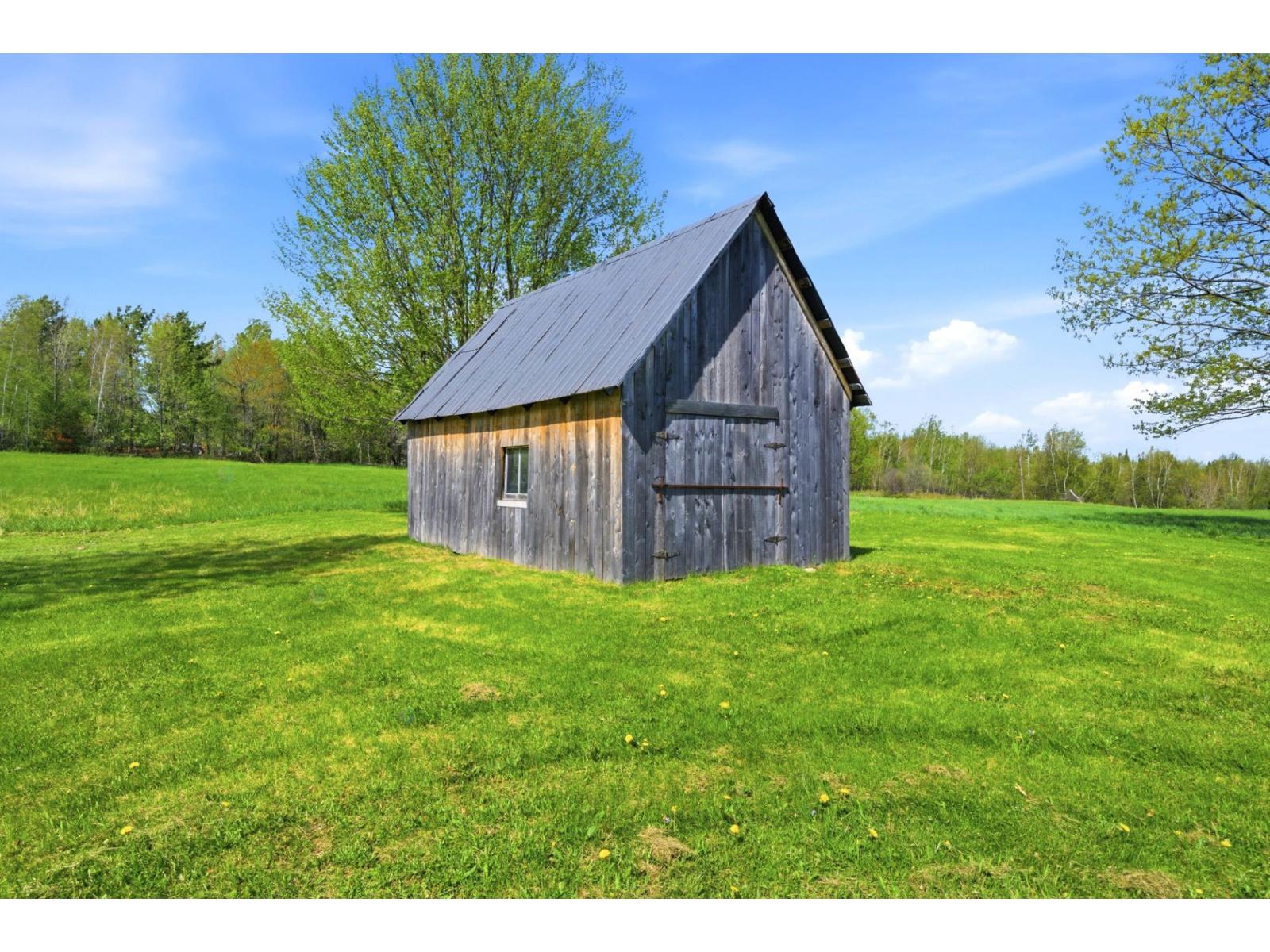 2078z Ch. Hamel Property Photo 11