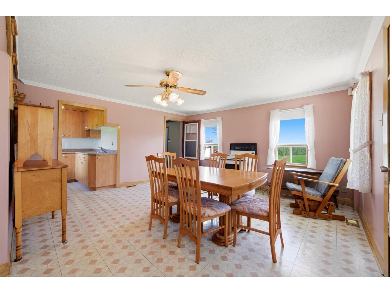 2078z Ch. Hamel Property Photo 16
