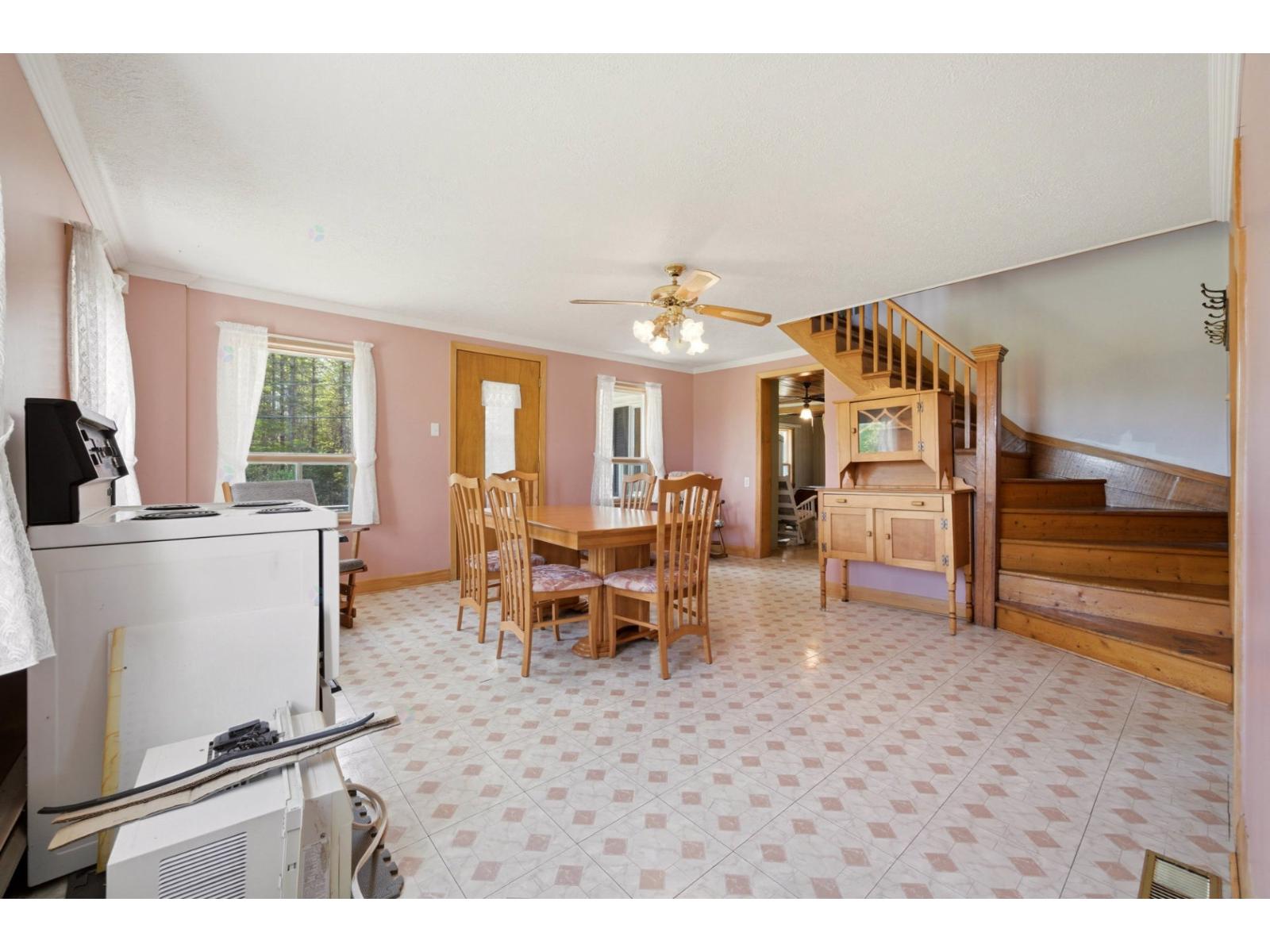 2078z Ch. Hamel Property Photo 17