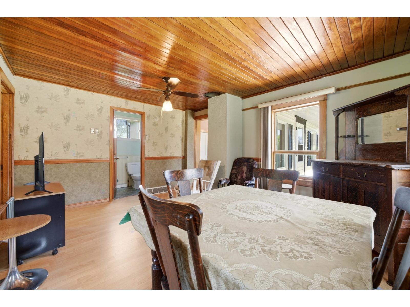 2078z Ch. Hamel Property Photo 23
