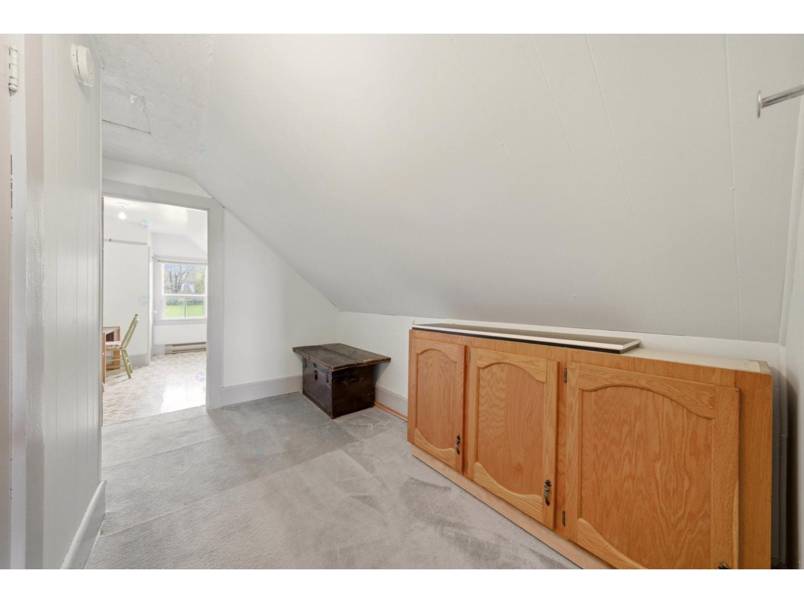 2078z Ch. Hamel Property Photo 35