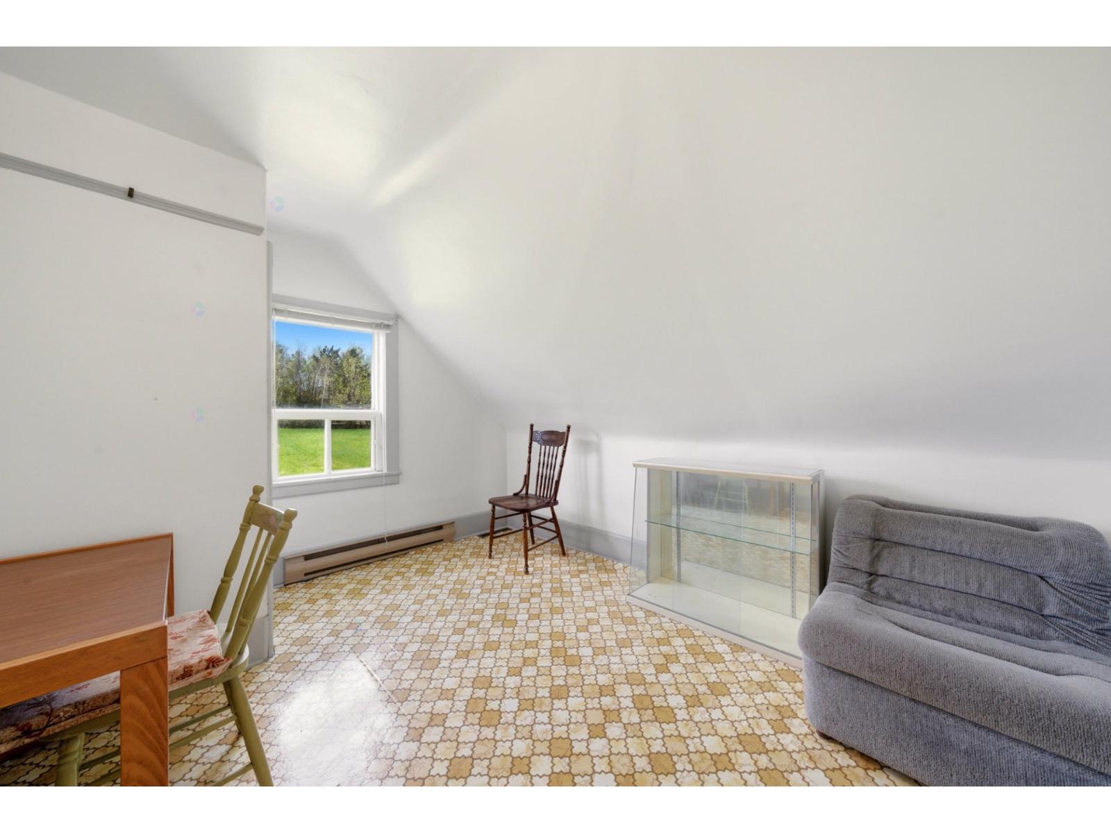 2078z Ch. Hamel Property Photo 41