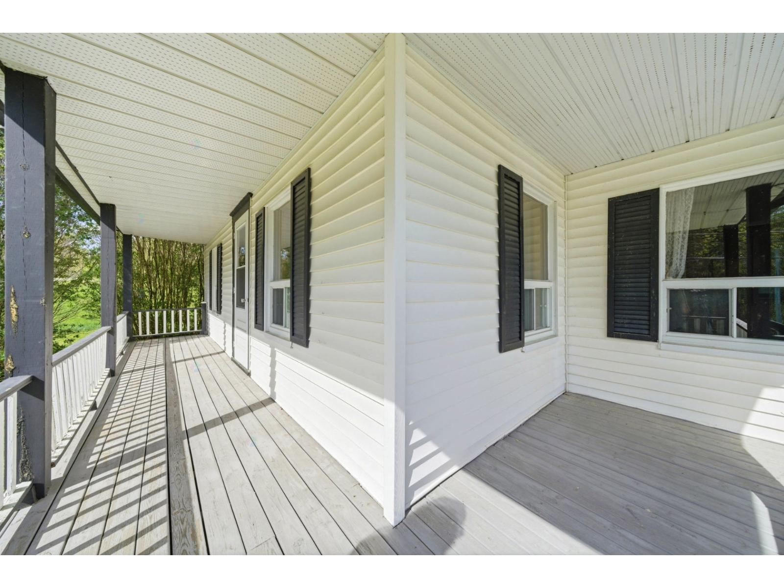 2078z Ch. Hamel Property Photo 44