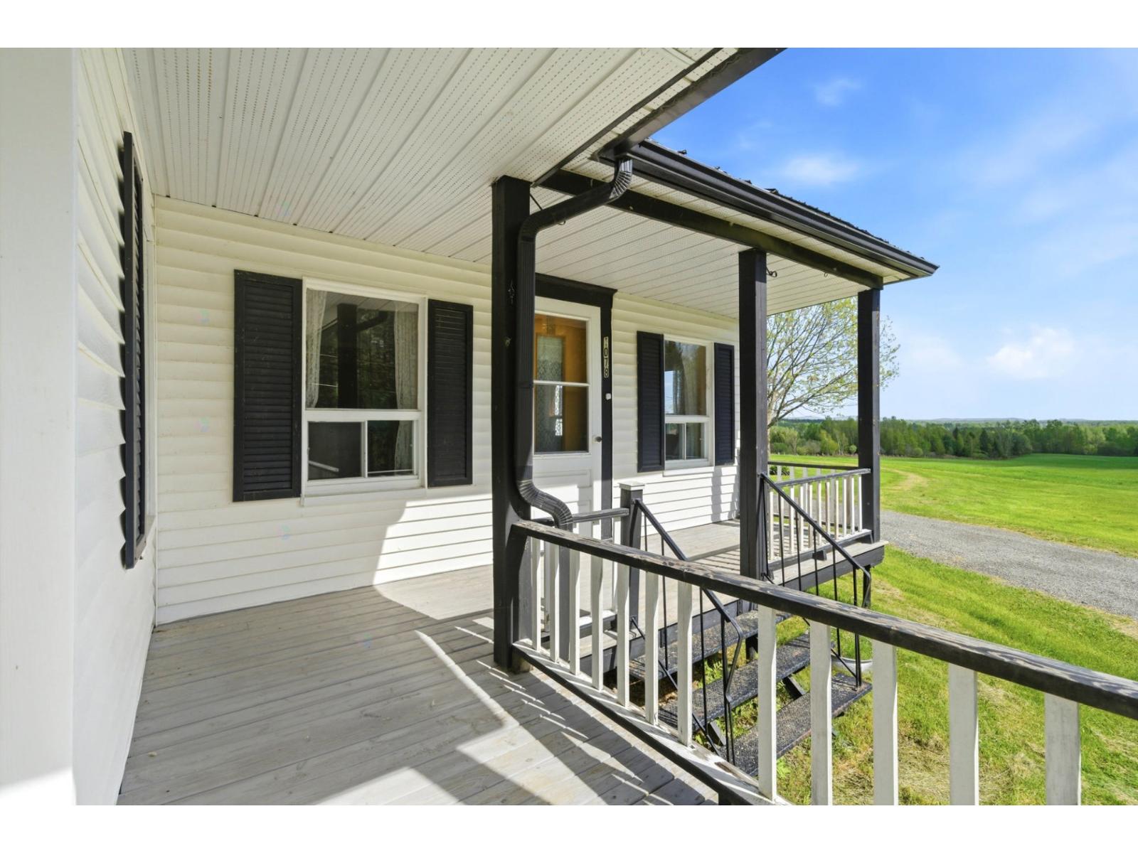 2078z Ch. Hamel Property Photo 45