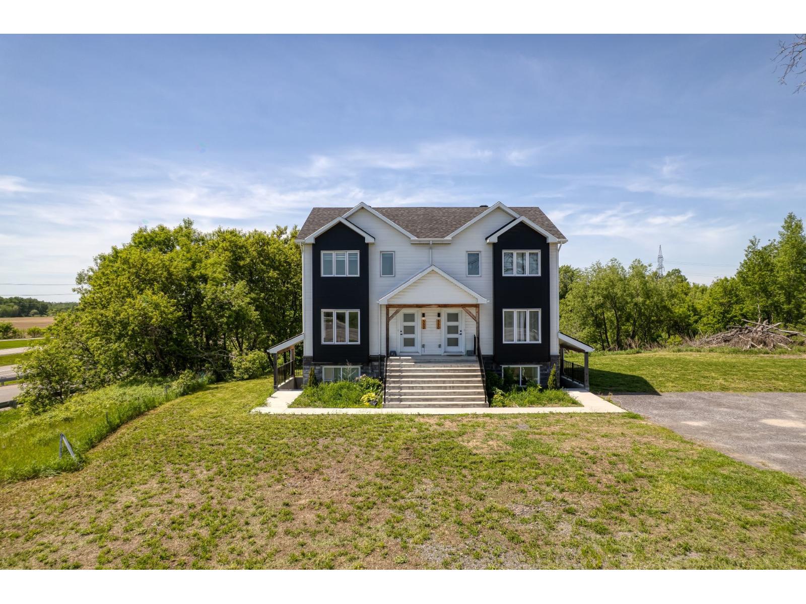 550-552 Rg St-Charles