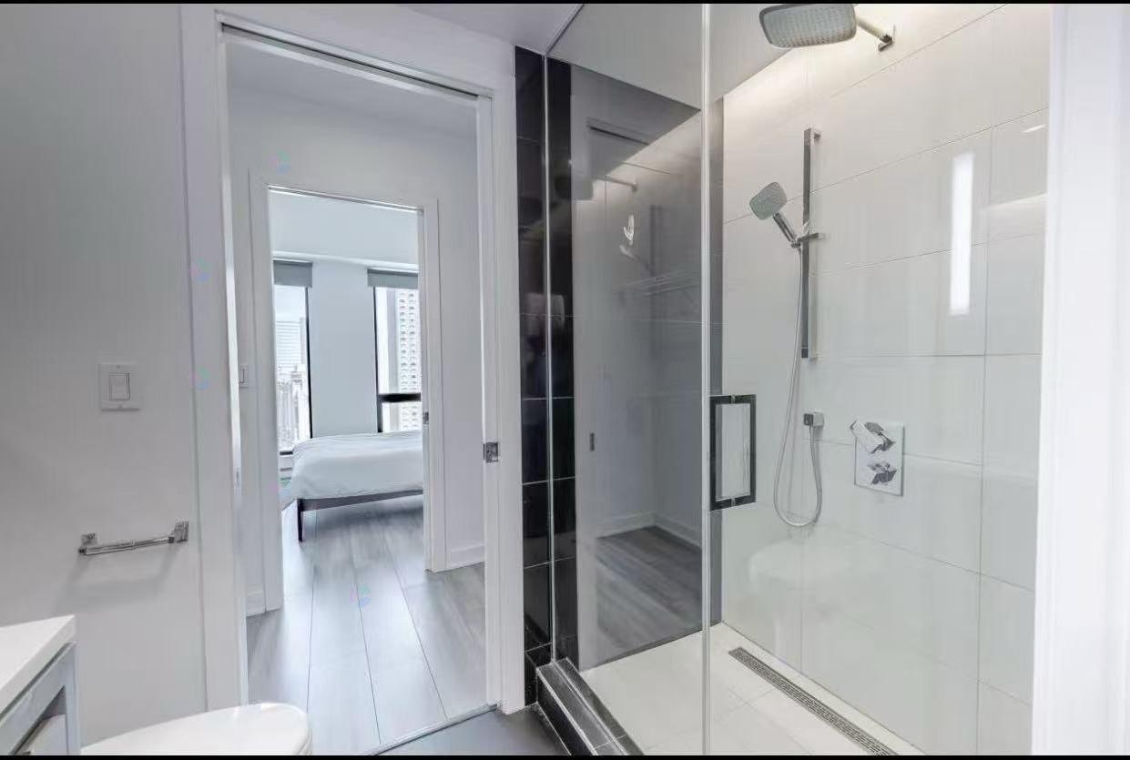 1288 Av. Des Canadiens-de-montréal, #2005 Property Photo 8
