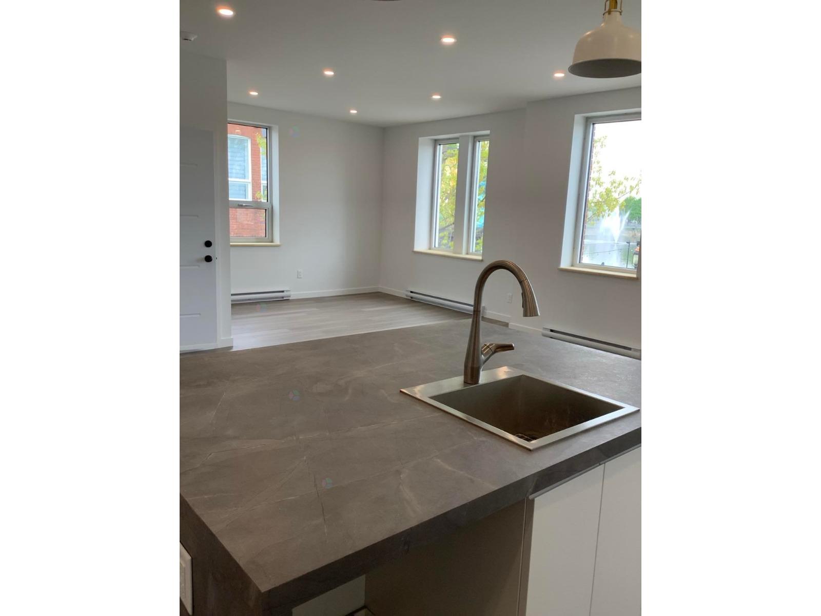 352 Rue Principale E. Property Photo 11