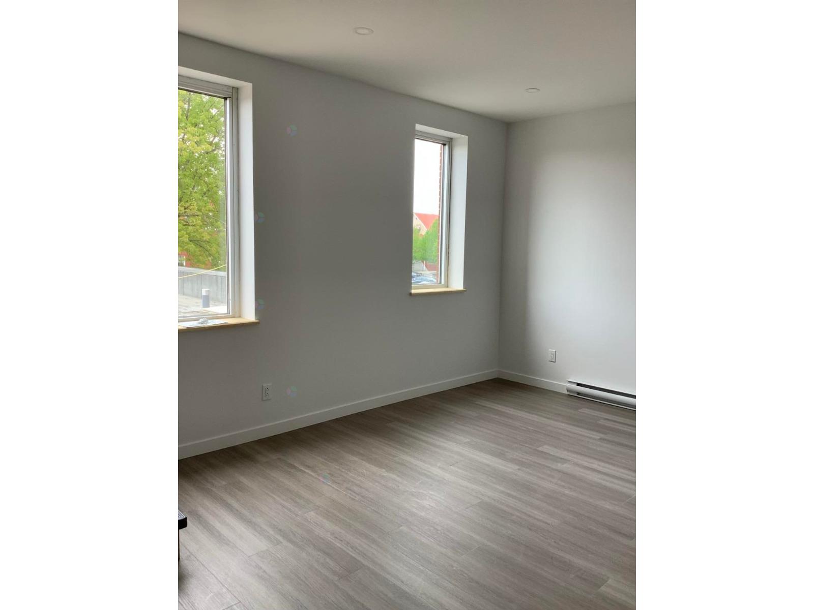 352 Rue Principale E. Property Photo 14