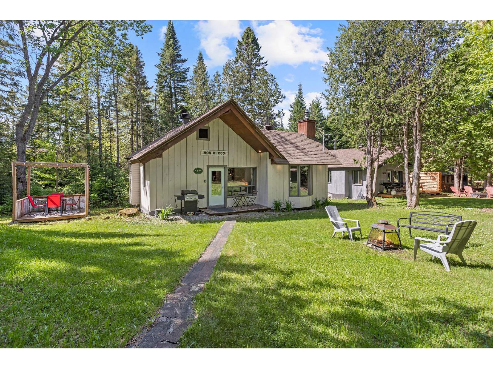 1571 Ch. Des Pins Property Photo 1