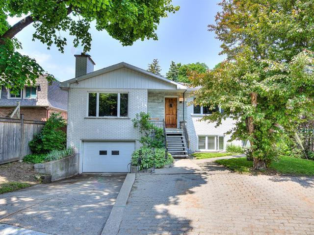 4774 Rue Victoria Property Photo 1