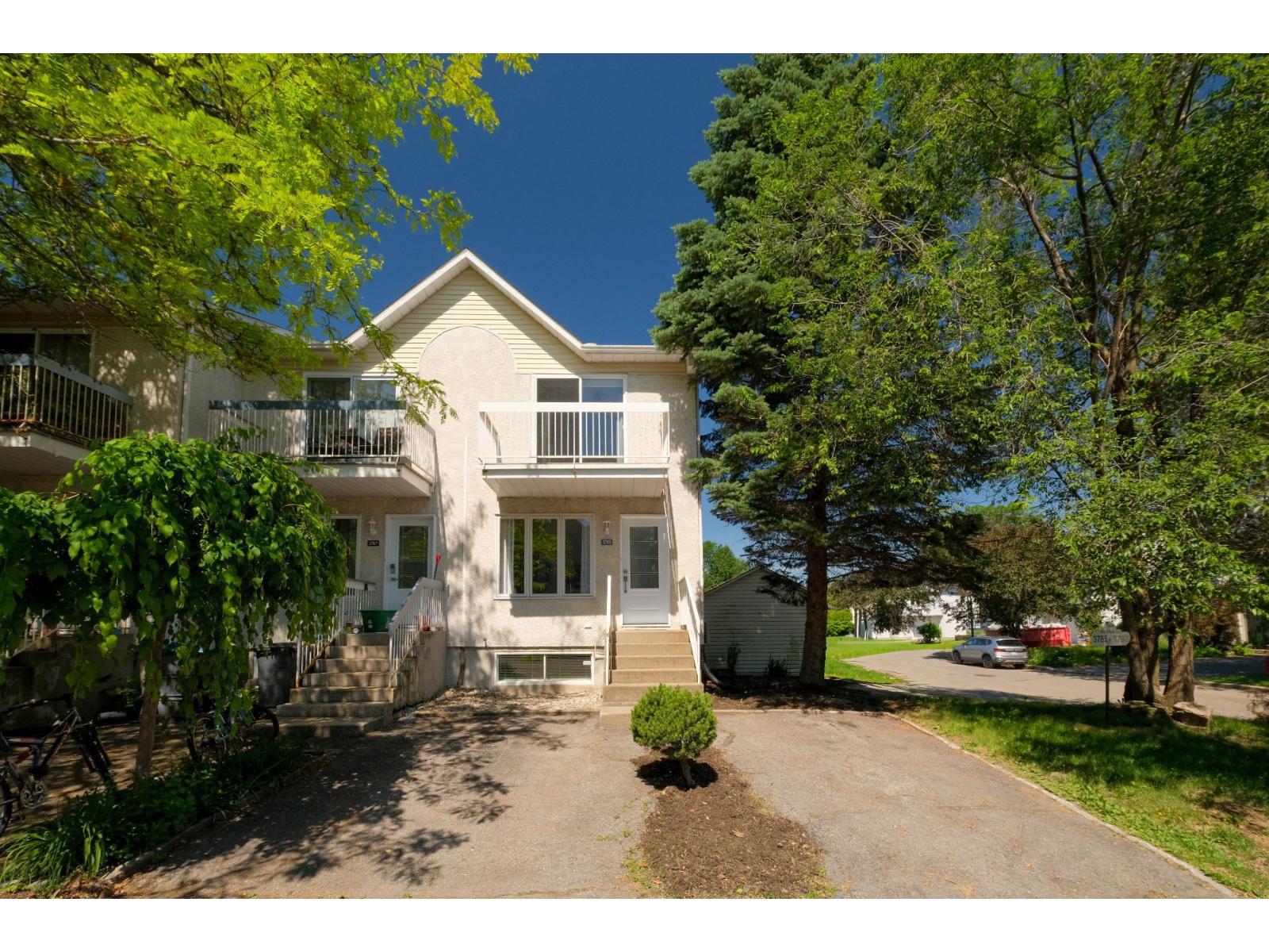 3785z Rue Des Sources Property Photo 1