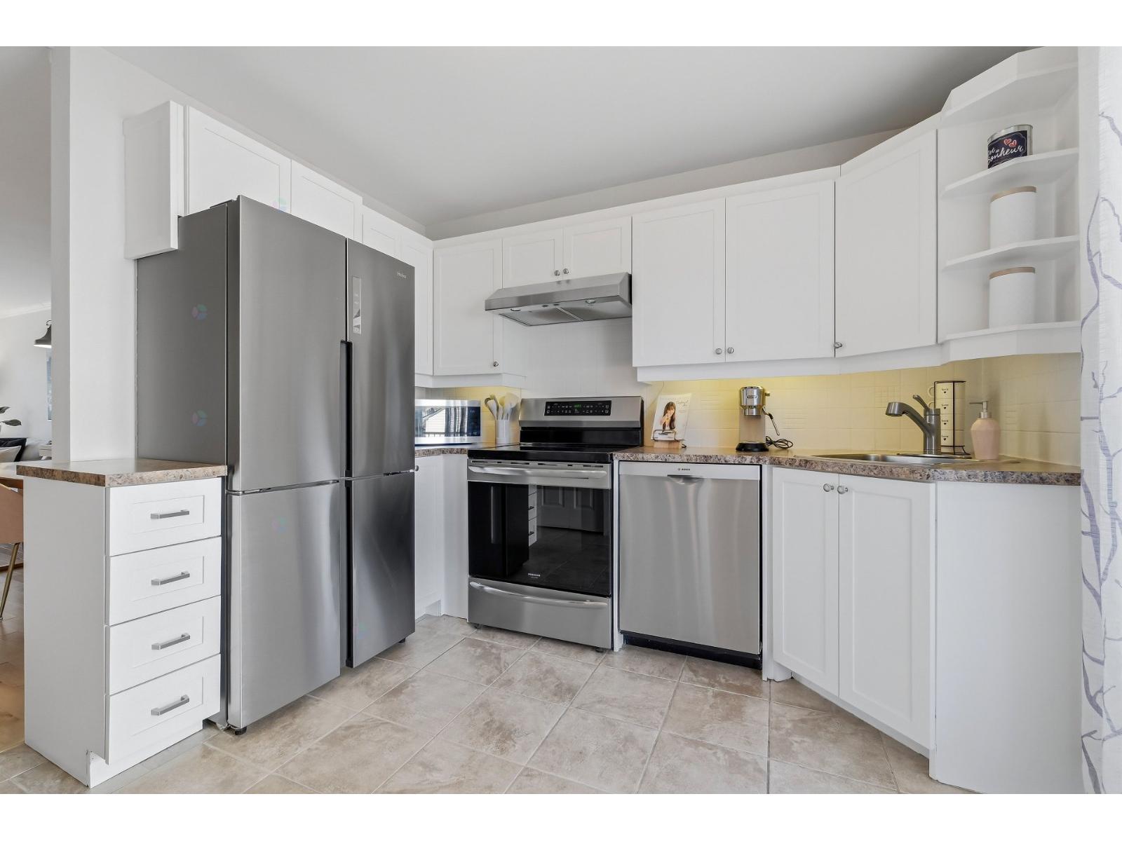 3785z Rue Des Sources Property Photo 10