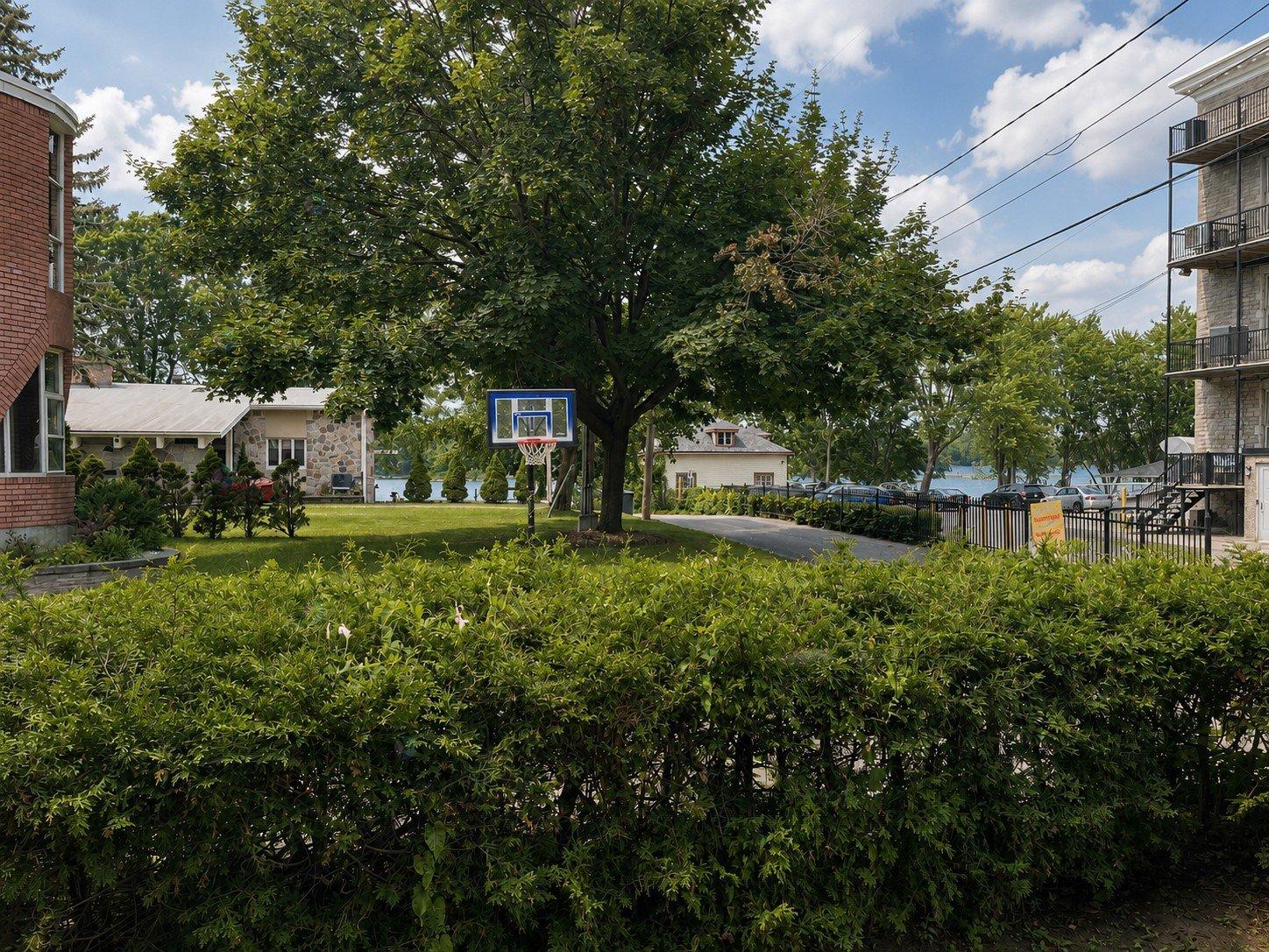 16149-16155 Boul. Gouin O. Property Photo 25
