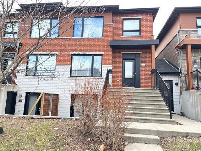6375 Rue De Lancaster Property Photo 1