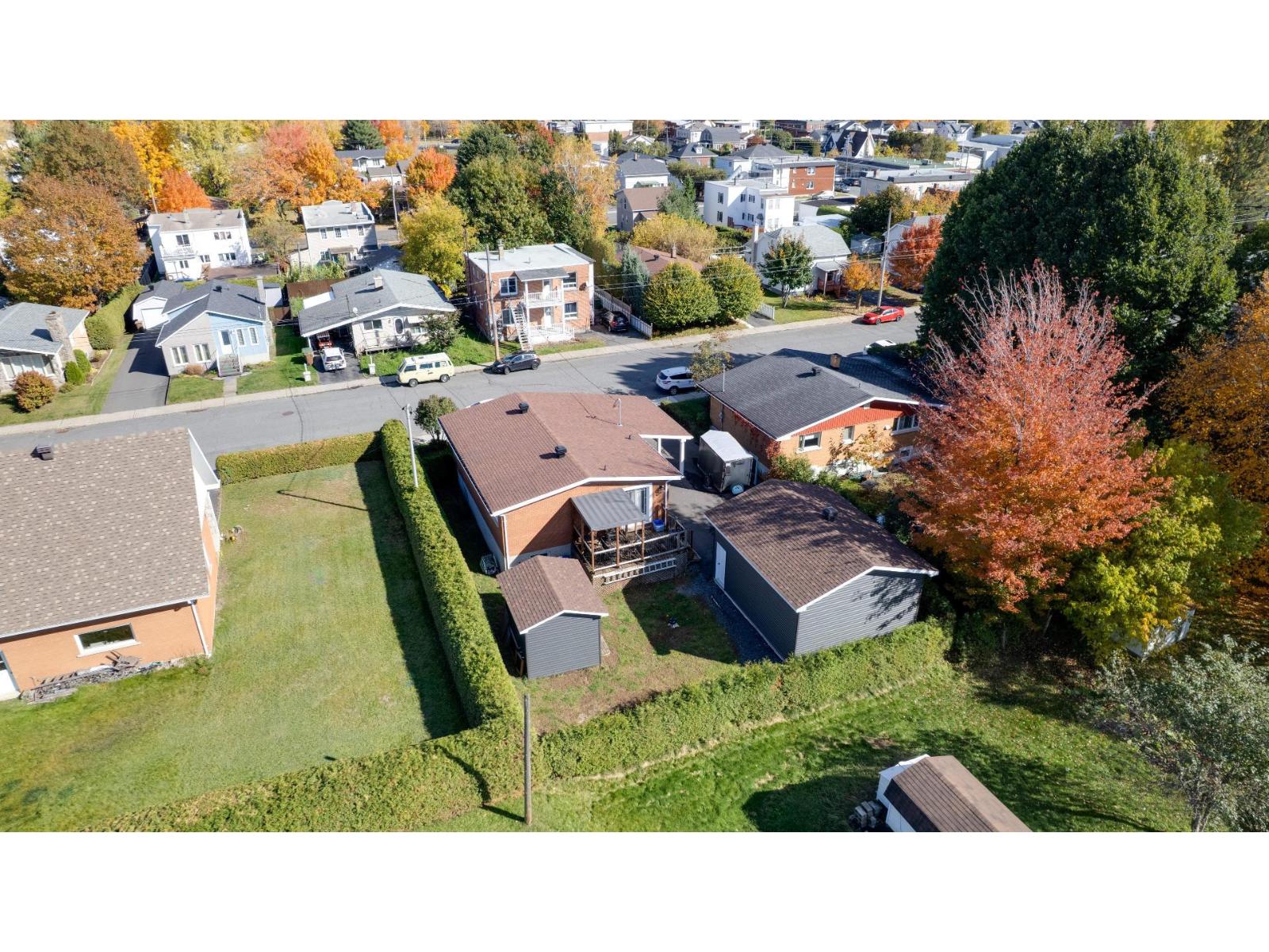 1150 Rue Chabanel Property Photo 3