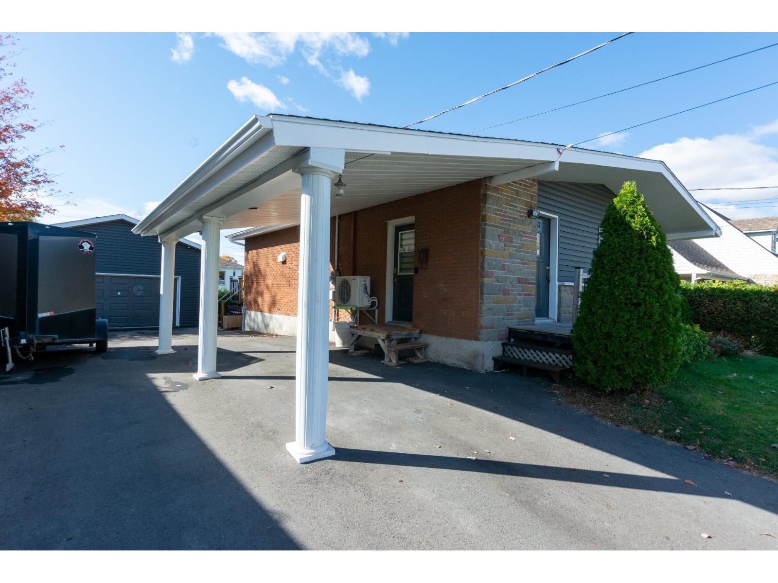 1150 Rue Chabanel Property Photo 7
