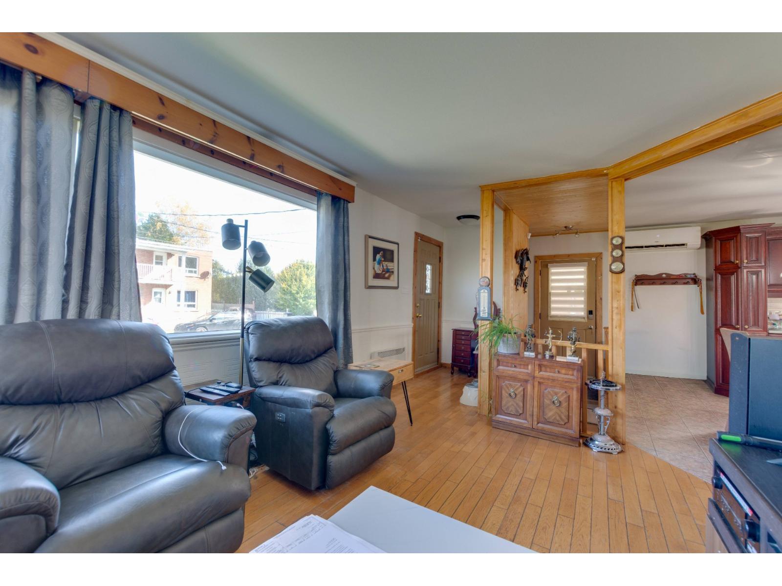 1150 Rue Chabanel Property Photo 11