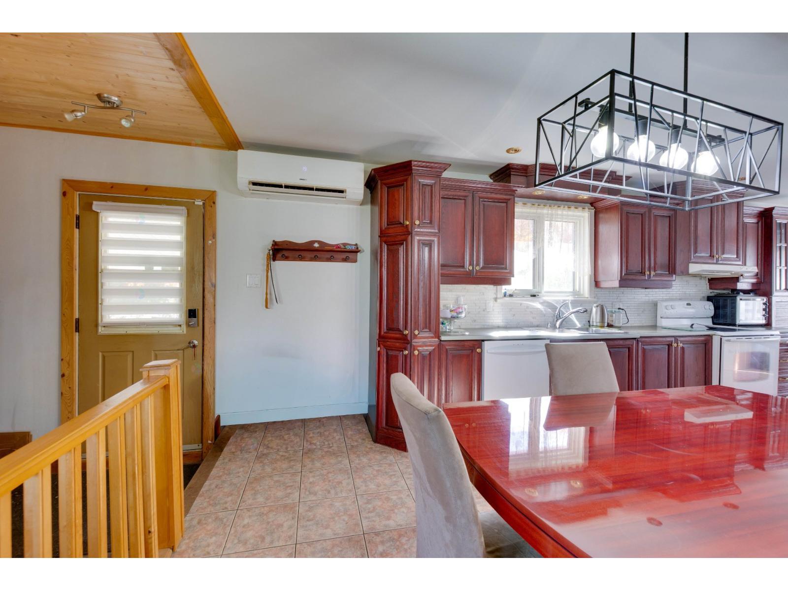 1150 Rue Chabanel Property Photo 13