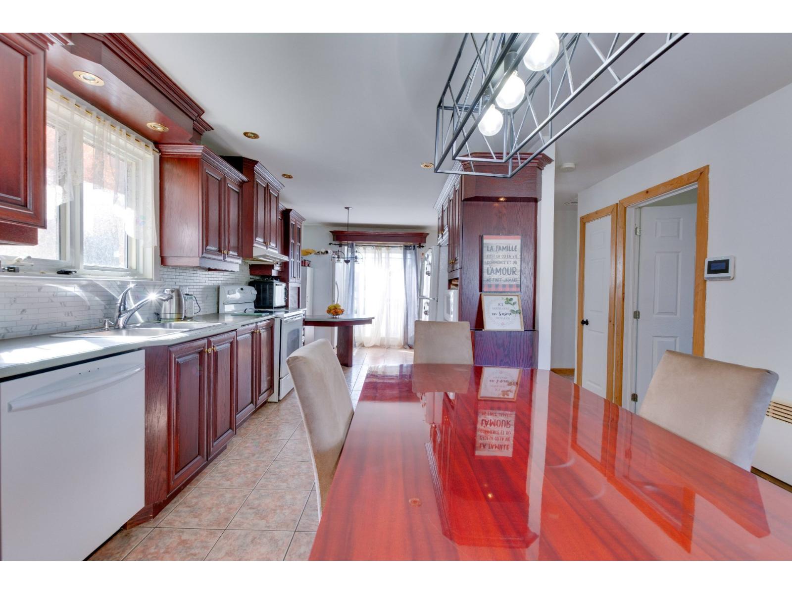 1150 Rue Chabanel Property Photo 14