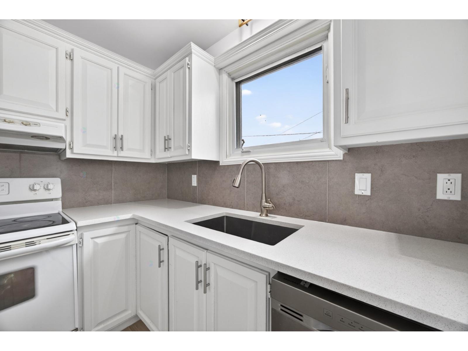 42 Rue Ste-hélène Property Photo 16
