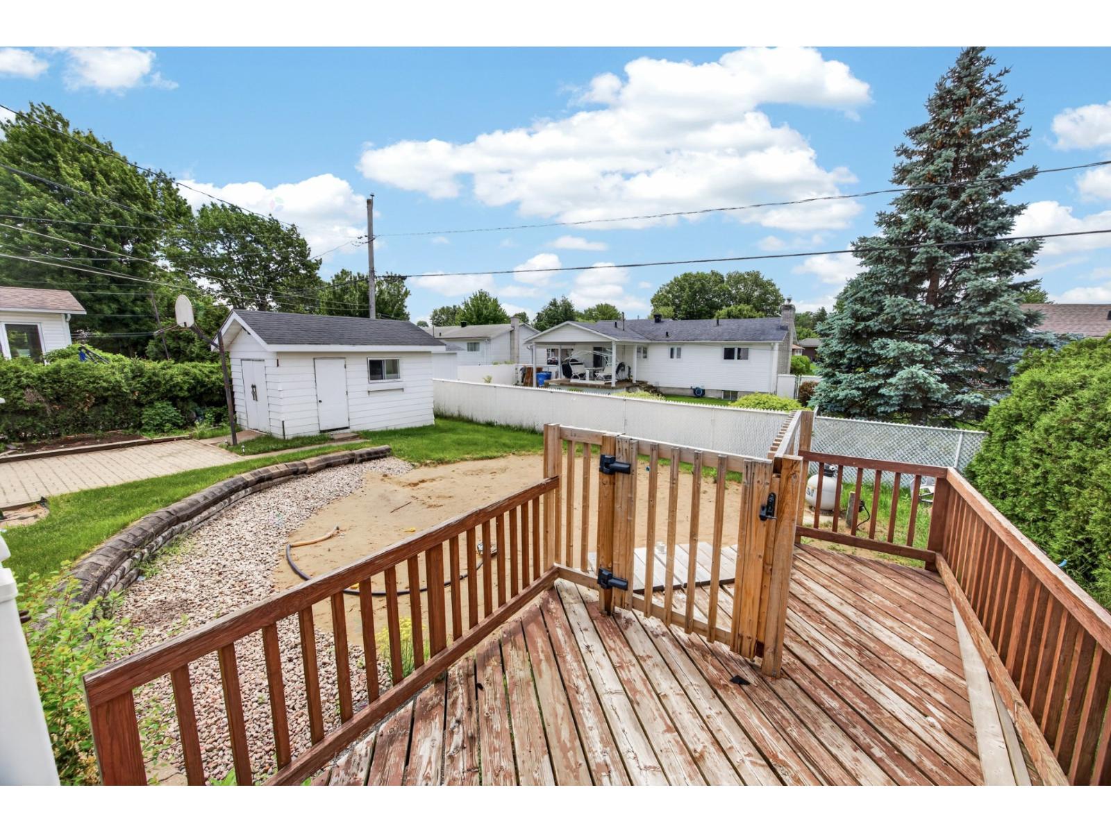 42 Rue Ste-hélène Property Photo 34