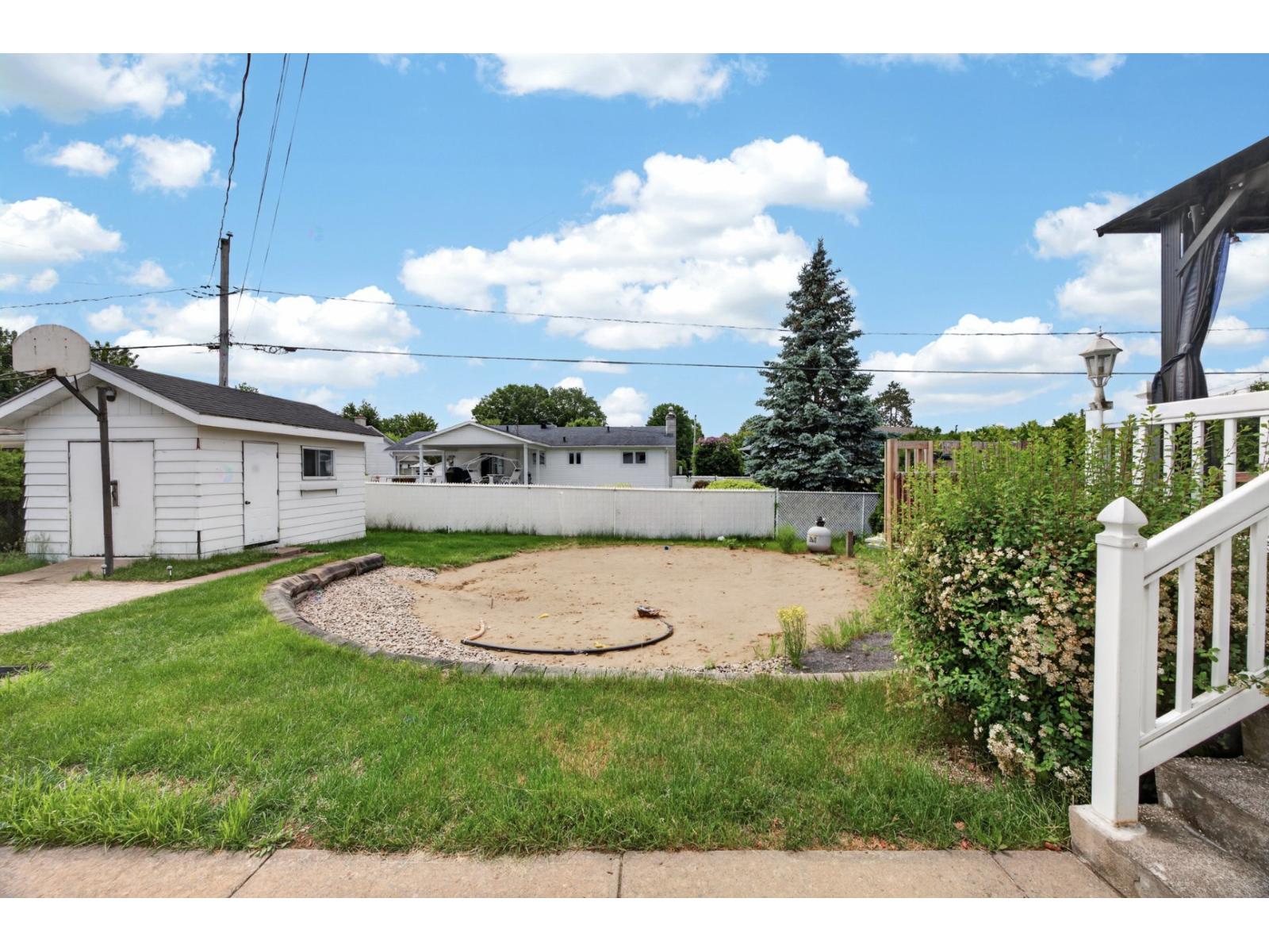 42 Rue Ste-hélène Property Photo 35