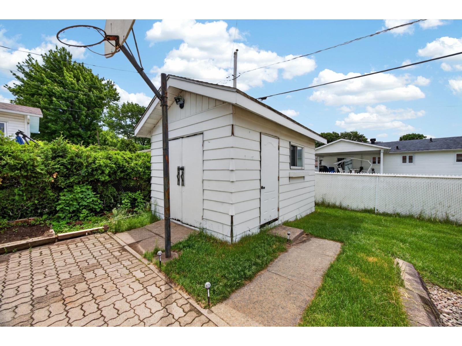 42 Rue Ste-hélène Property Photo 38