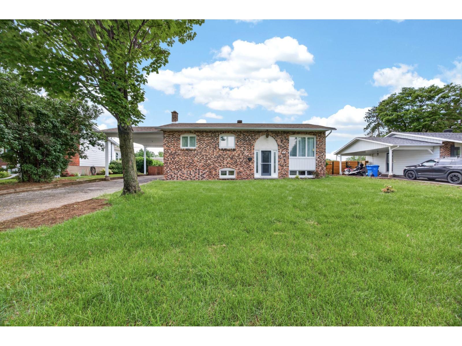 42 Rue Ste-hélène Property Photo 39