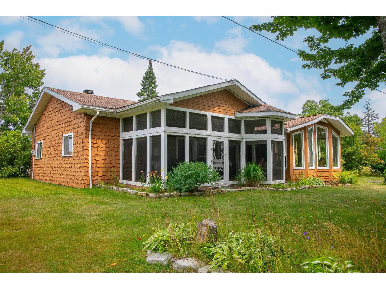 36 Ch. Couture Property Photo 2