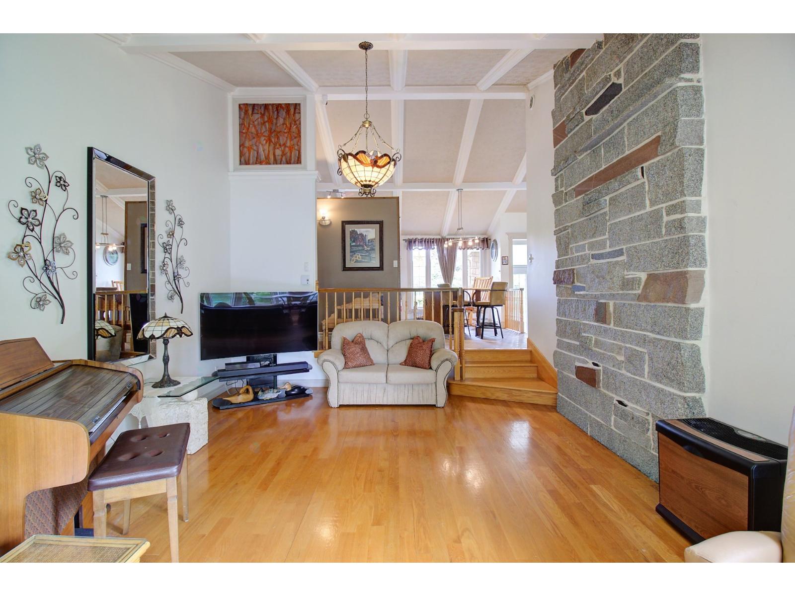 36 Ch. Couture Property Photo 11